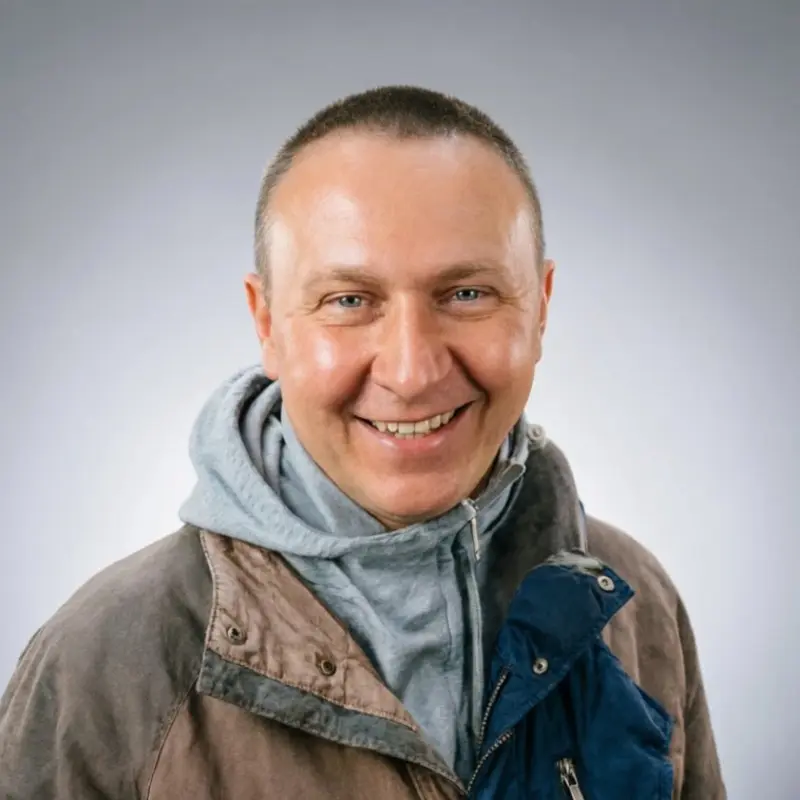 Алексей Тихонов