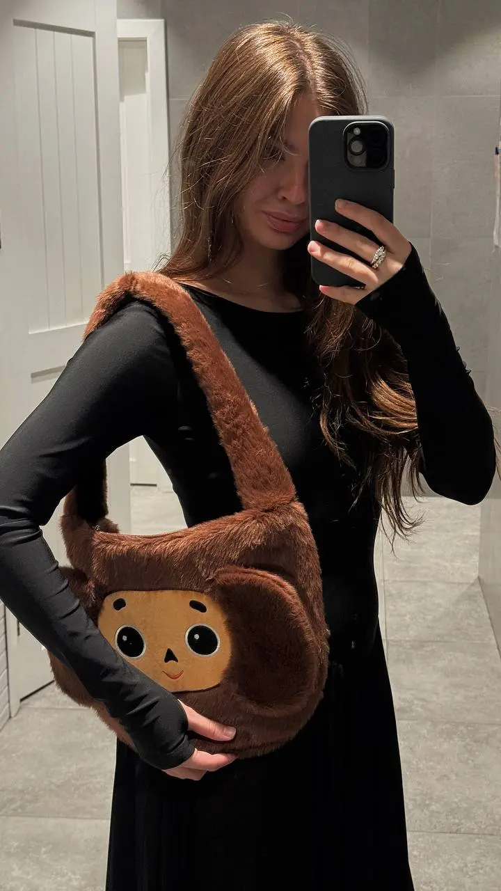 details, без которой рабочий образ не может существовать 💅
друзья агрессивно просили публиковать луки хоть в одну соц сеть — надеюсь они ждали именно такой дроп | Сетка — социальная сеть от hh.ru