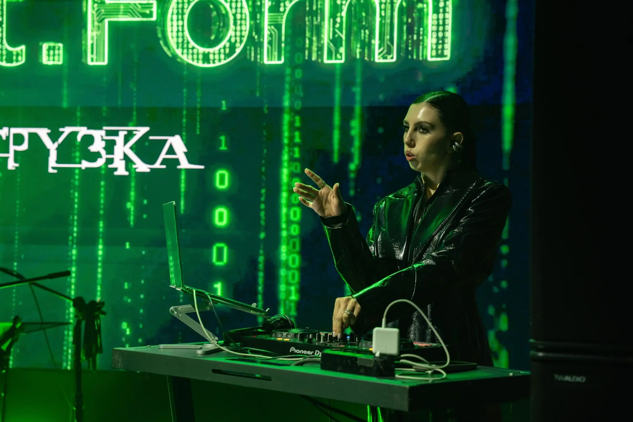 Выбери таблетку: 🔴 или 🔵 | Сетка — социальная сеть от hh.ru