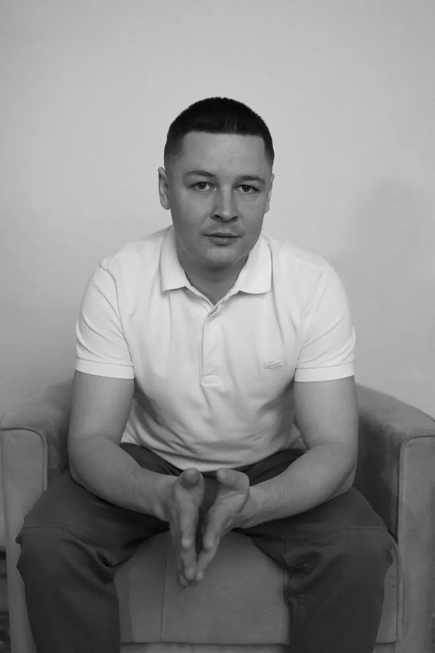 5 причин, почему вам не стоит подписываться на этот канал ⬇️
Меня зовут Сергей Морозов.
Я маркетолог и руководитель Direct Agency | Сетка — социальная сеть от hh.ru