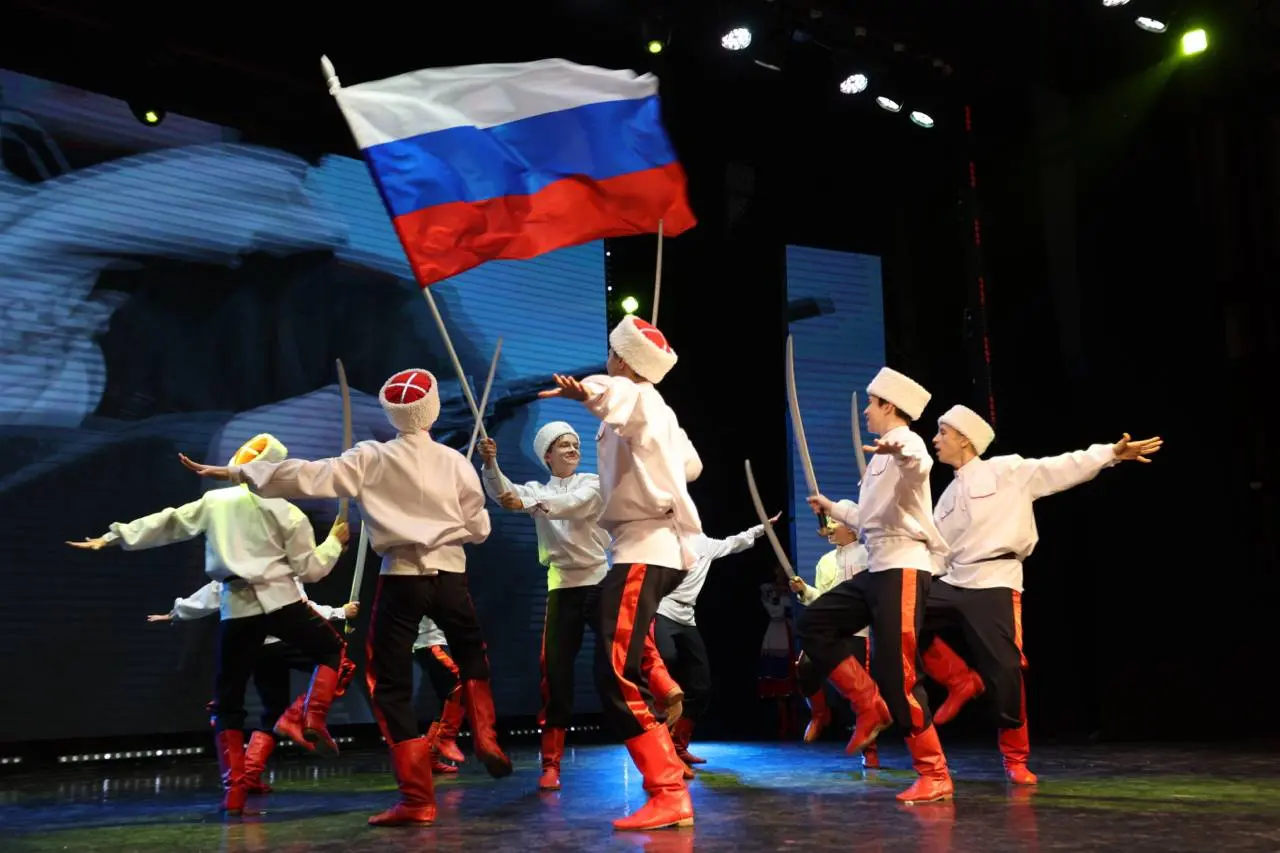 Праздник шахтёров на предприятиях ПМХ
Коллективы комбината «КМАруда» и участка «Коксовый» отметили День шахтёра. Коллеги получили ведомственные, региональные и корпоративные награды | Сетка — социальная сеть от hh.ru