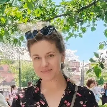 Алена Веселкова