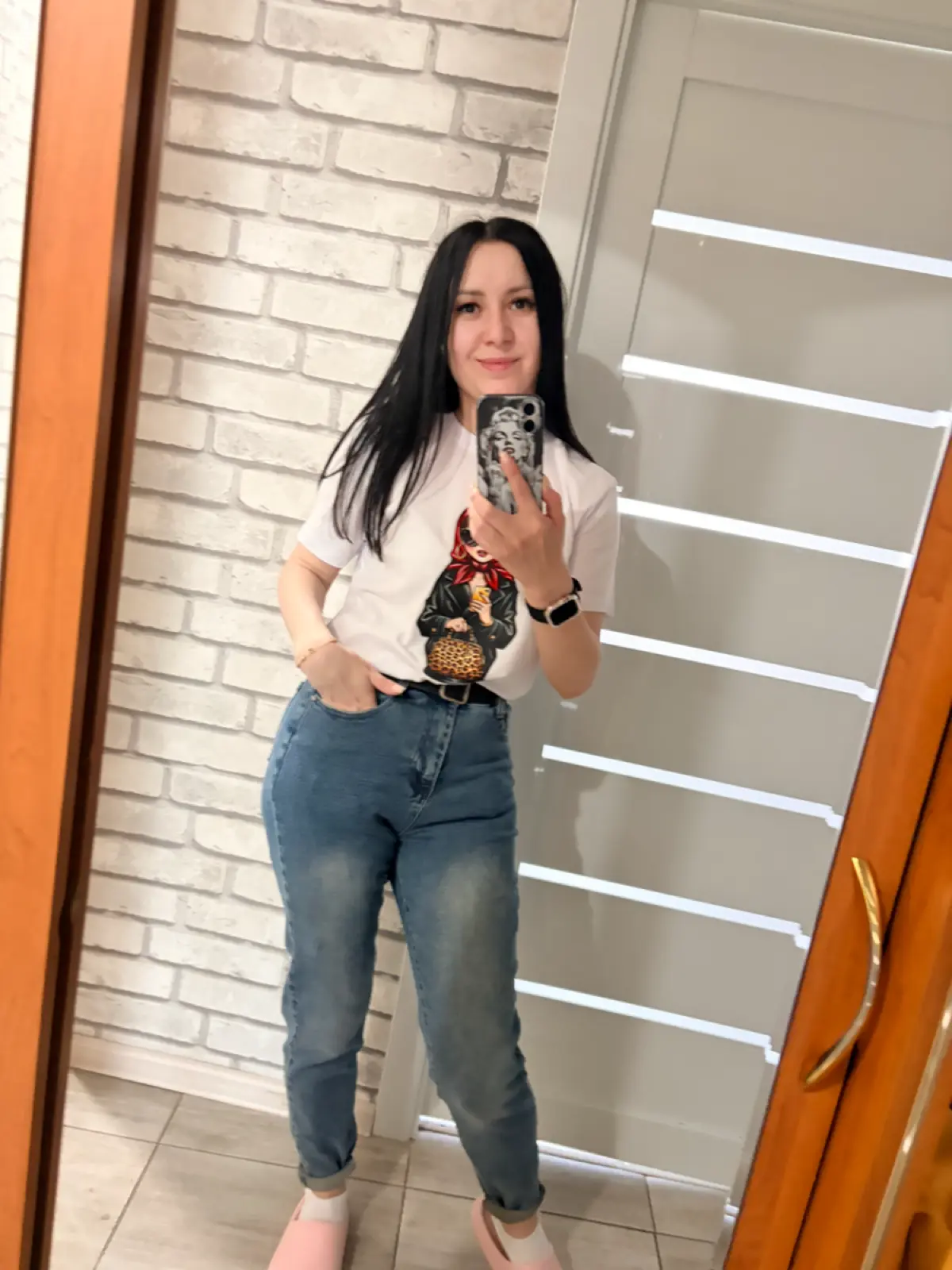 Привет 👋🏻
Хочу рассказать немного о себе 😊
Меня зовут Ирина, мне 34 года🙎🏻‍♀️
По образованию я железнодорожник 🚂 и вся моя деятельность связана с железной дорогой 🛤️
В компании NL я недавно | Сетка — социальная сеть от hh.ru