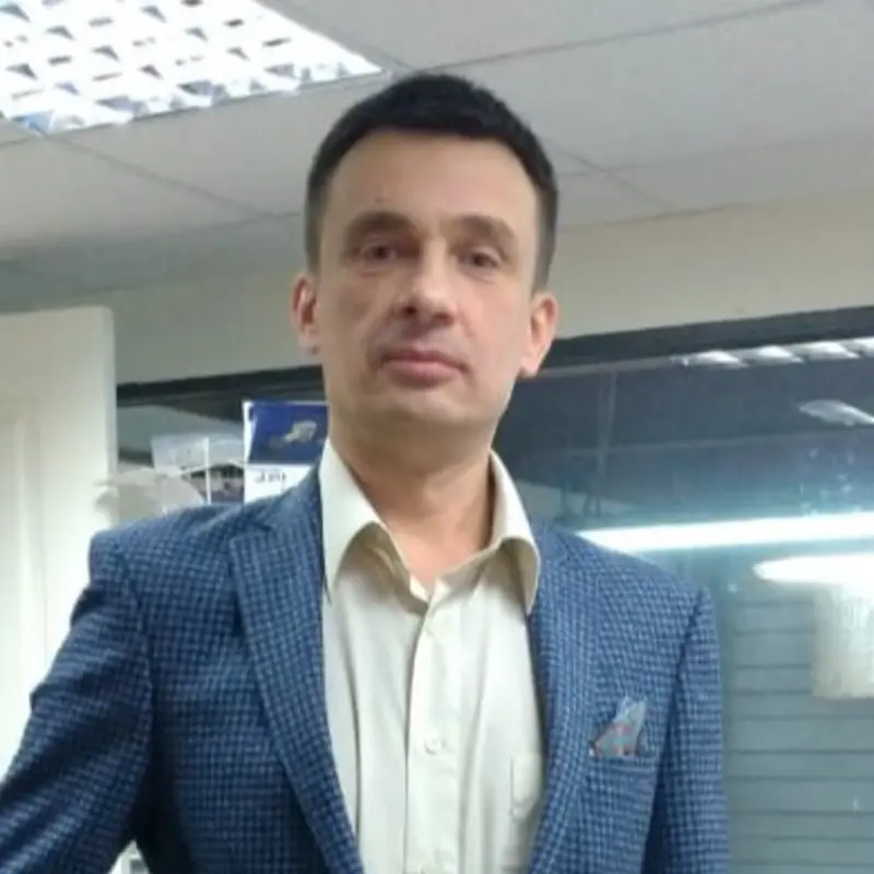 Виктор Леонов