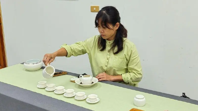 Японская сеть кафе 108 Matcha Saro выкатила и активно продвигает составное мороженое с матчей и ходжичей | Сетка — социальная сеть от hh.ru