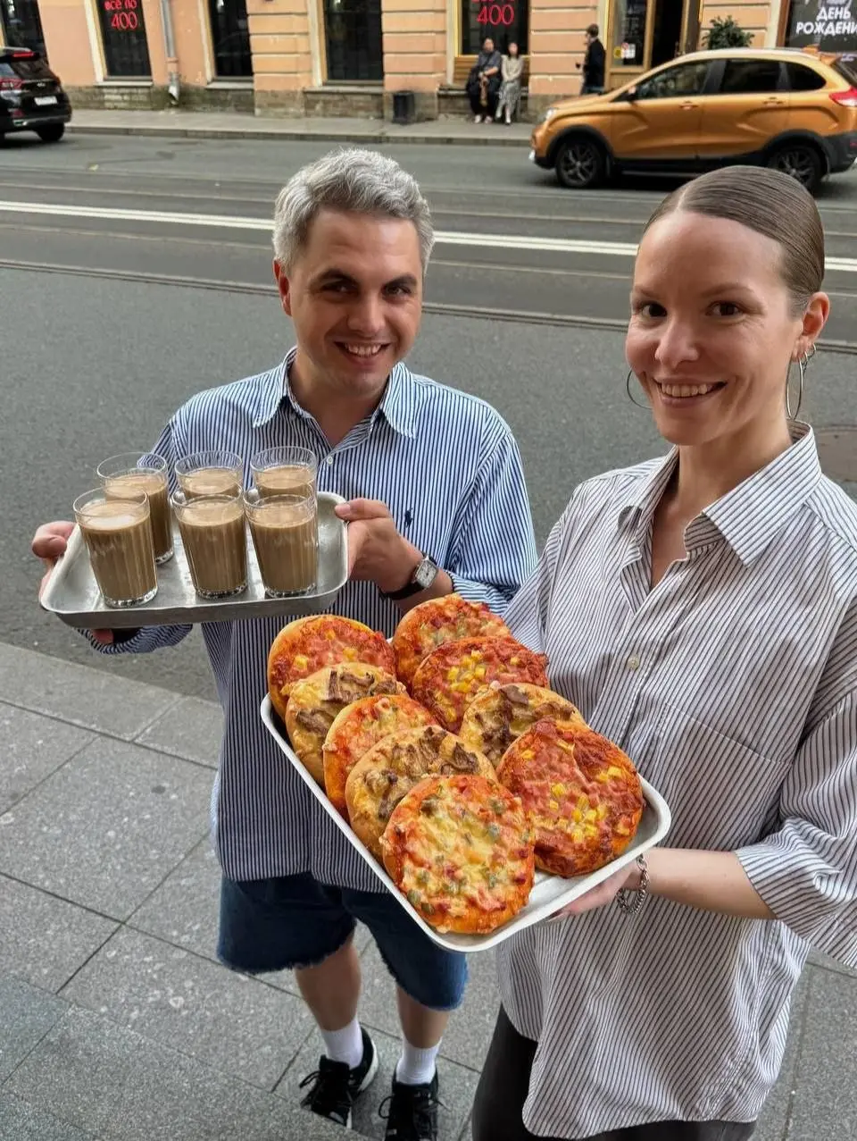 Вкус школьной перемены возвращается на три дня 🍕
Команда Феди, дичь!, Наденьки и Ипполита» уже пятый год подряд отмечает начало учебного года своим школьным спешлом | Сетка — социальная сеть от hh.ru