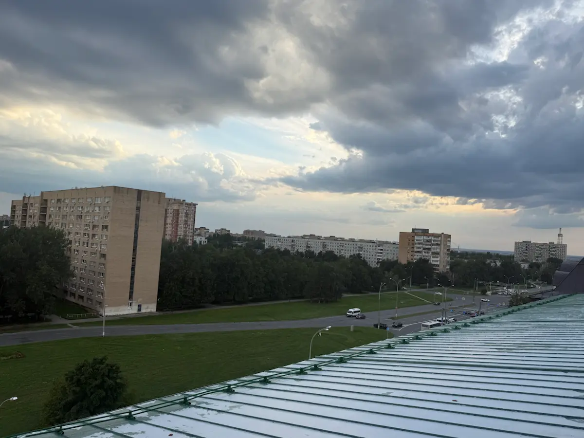 Понедельник день тяжелый , обычно так говорят. А я смотру в бесконечное вечное и потянуло на философию 😁 настроение явно не работать а пить кофе и блабла бла | Сетка — социальная сеть от hh.ru