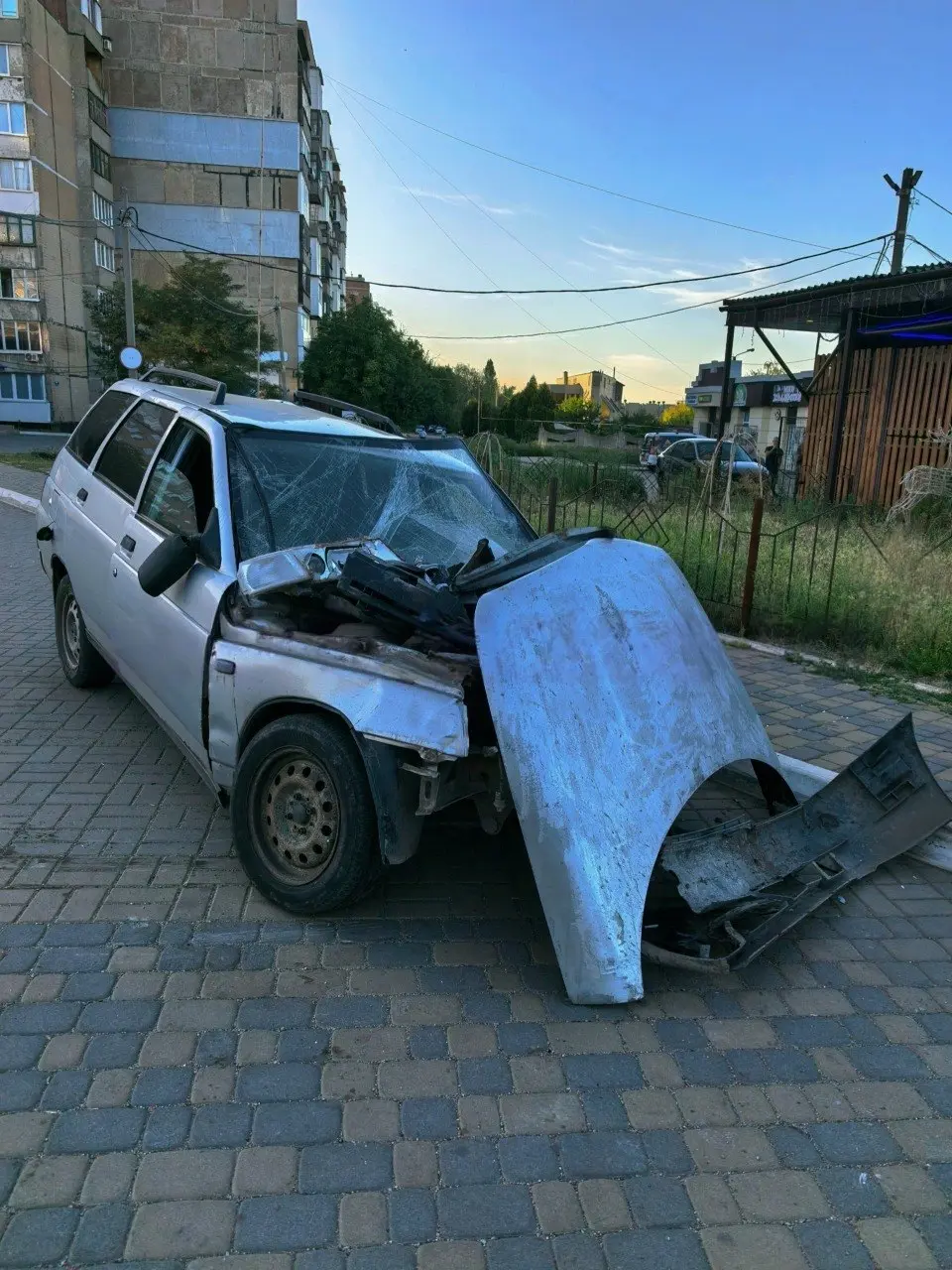 На Зелёном в Макеевке после ДТП гниёт ни один день авто | Сетка — социальная сеть от hh.ru