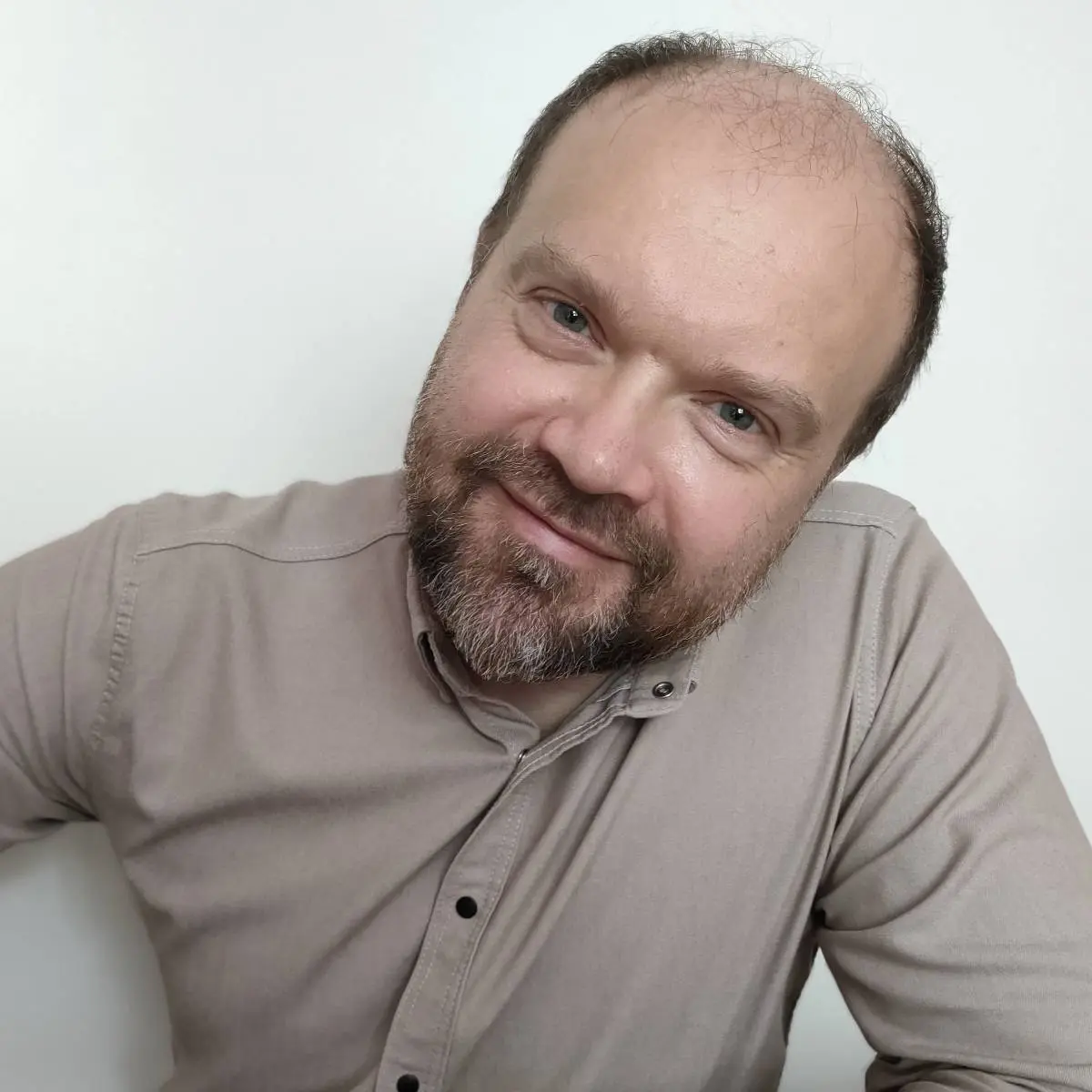Алексей Овчаров