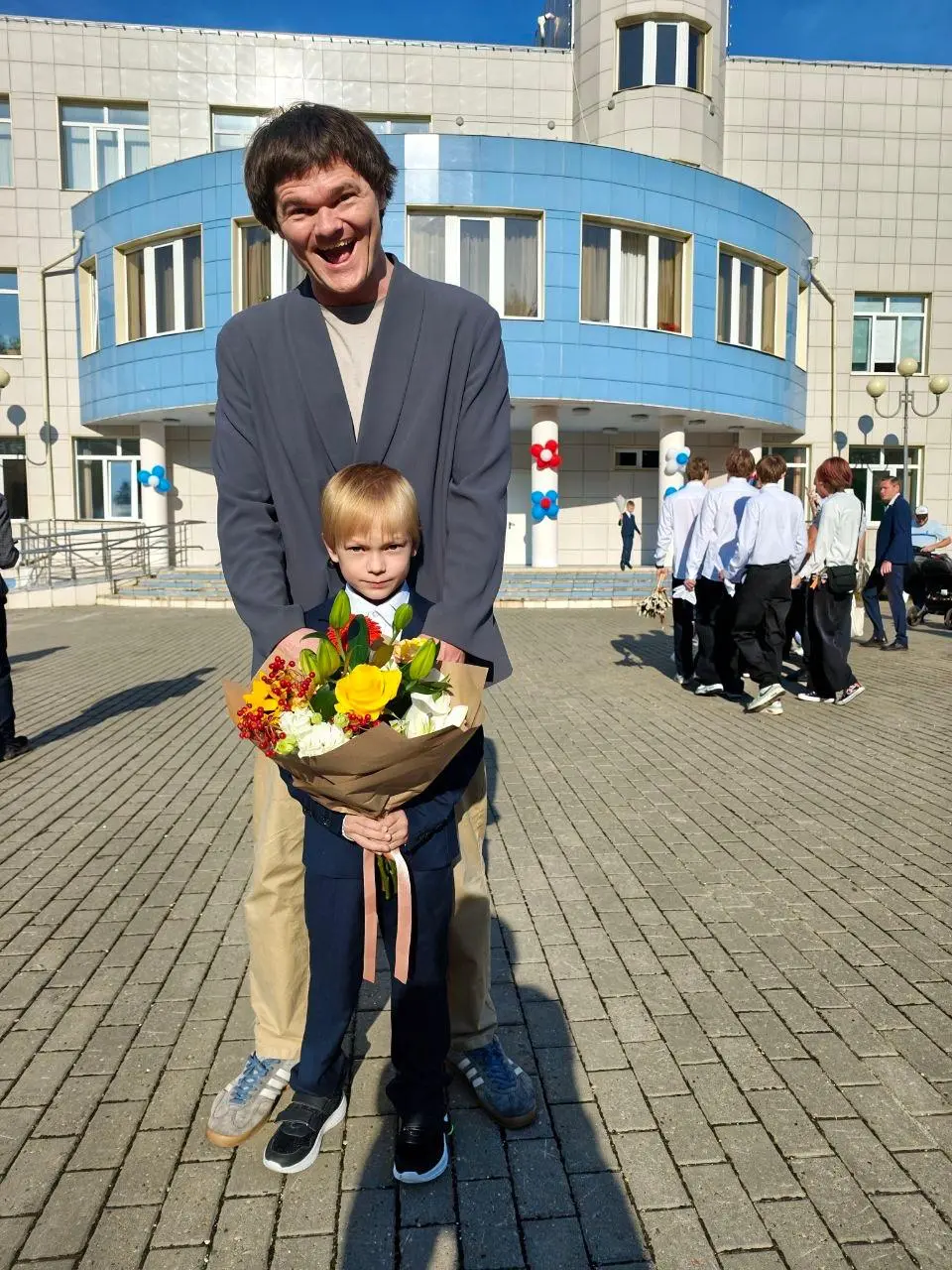 Сегодня День знаний: Вадик пошел в первый класс, а Стася уже в пятый.
Любите своих детей, пусть они будут счастливы и найдут себя в этой жизни! | Сетка — социальная сеть от hh.ru