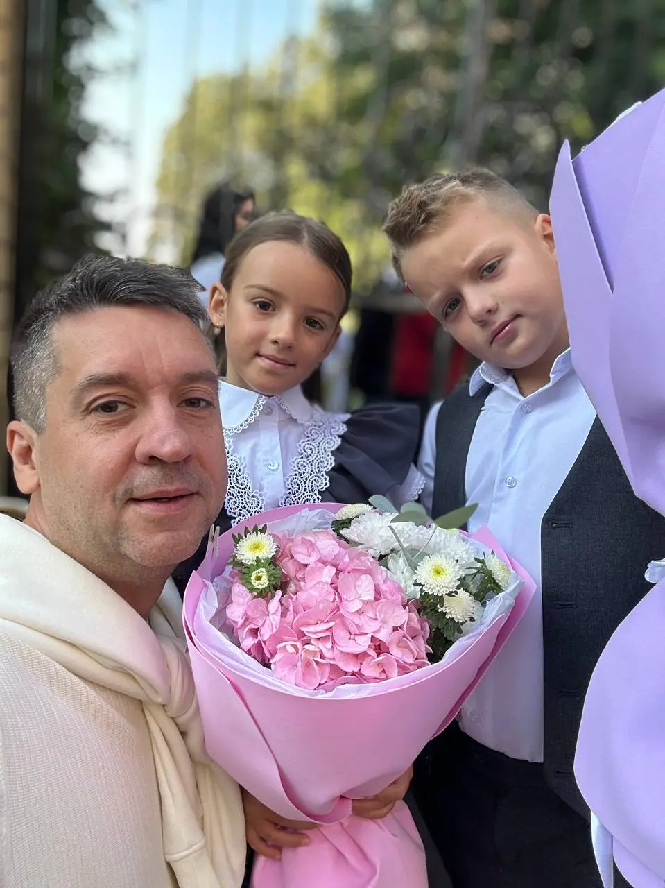 Работа с и маркетинг, конечно, занимаю в моей жизни огромную часть, но все это только ради них😍
1а класс!
(Кстати в школе всего 3 первых класса в параллели) | Сетка — социальная сеть от hh.ru