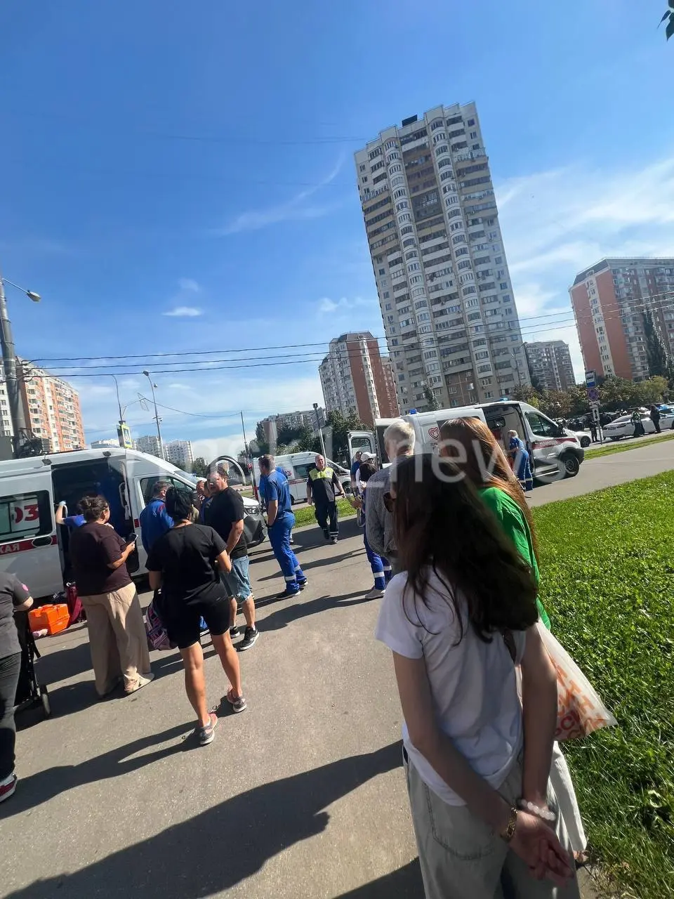 Мужчина с лопатой напал на людей у храма в Москве и его застрелили | Сетка — социальная сеть от hh.ru