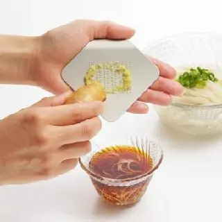 Терка Palm Grater | Designer: —
Кухонные тёрки — один из тех предметов, которые вроде бы простые и утилитарные, но часто раздражают в использовании | Сетка — социальная сеть от hh.ru