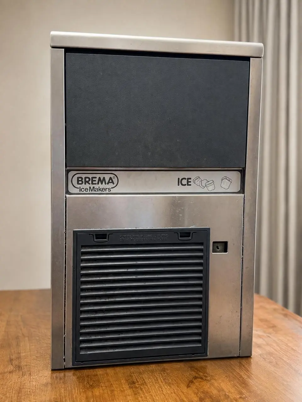 Льдогенератор Brema CB 246A-Q — 39000 ₽
Профессиональный, Made in Italy. Полностью рабочий, проверен перед продажей: набирает воду, производит и сбрасывает кубиковый лёд | Сетка — социальная сеть от hh.ru
