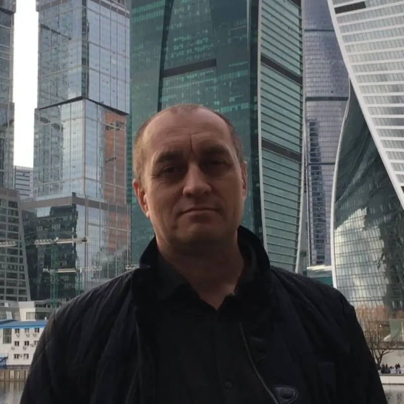 Олег Сарафанников