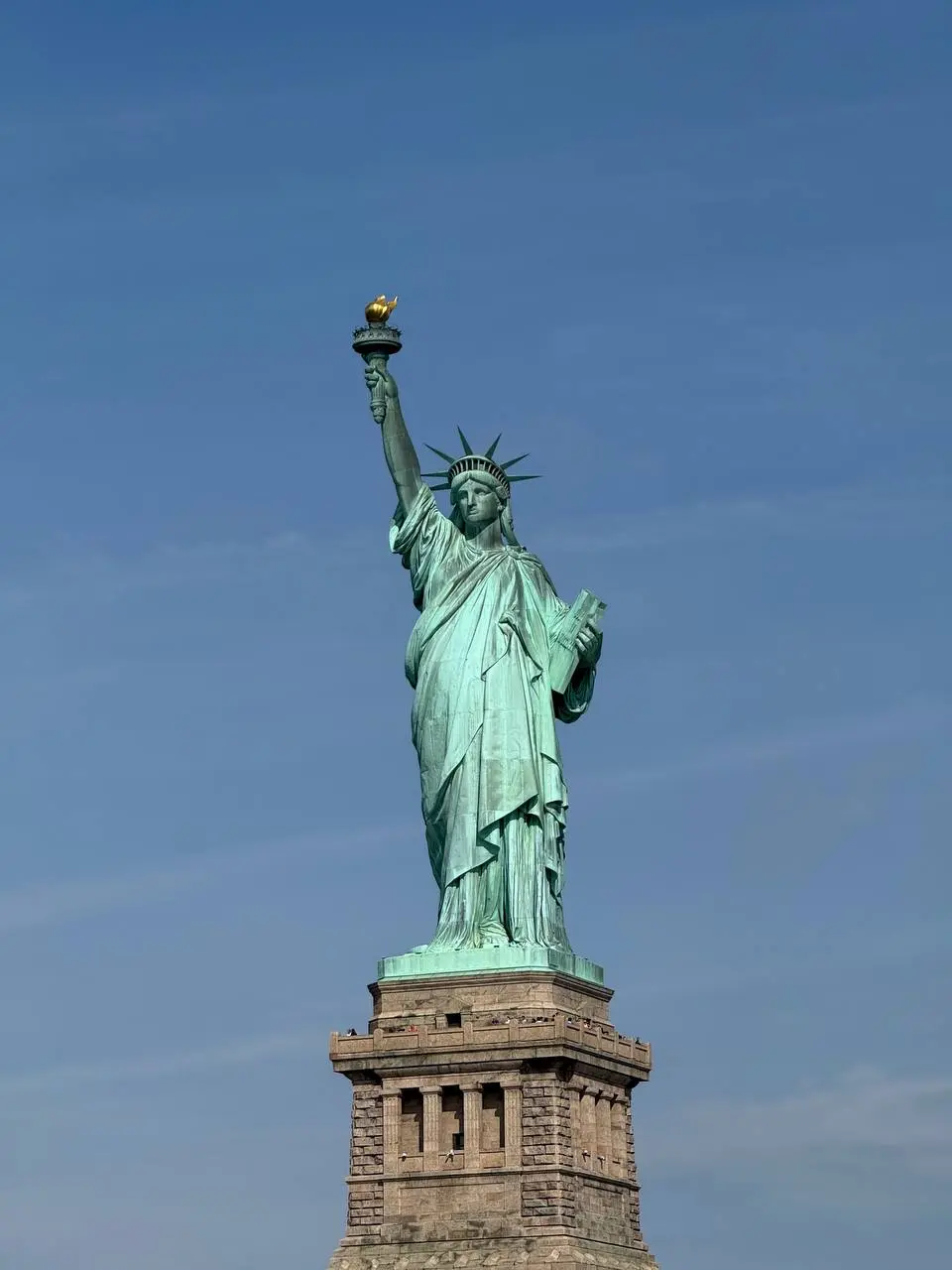 Я в США!
До сих пор не верится, что мы организовали эту поездку😍
Хотя визу на Кипре было получить довольно легко, даже проще, чем шенген.
Впечатления от страны опишу после отпуска, а пока делюсь фото! | Сетка — социальная сеть от hh.ru