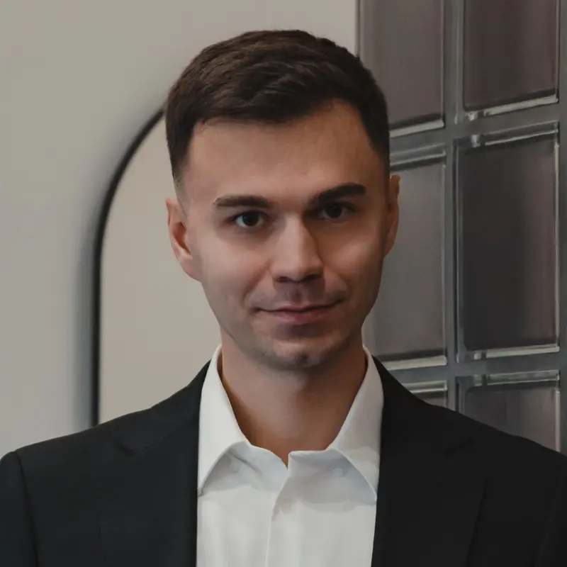 Максим Новиков