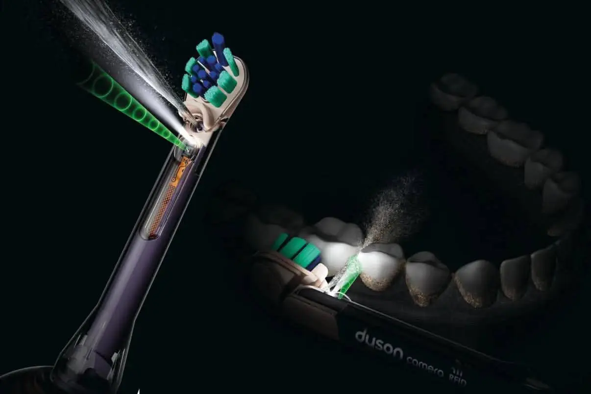 Dyson, кажется, решили прокачать зубную щётку до уровня гаджета из будущего 🦷🤖
Компания представила щётку с камерой, встроенным ирригатором и ИИ | Сетка — социальная сеть от hh.ru