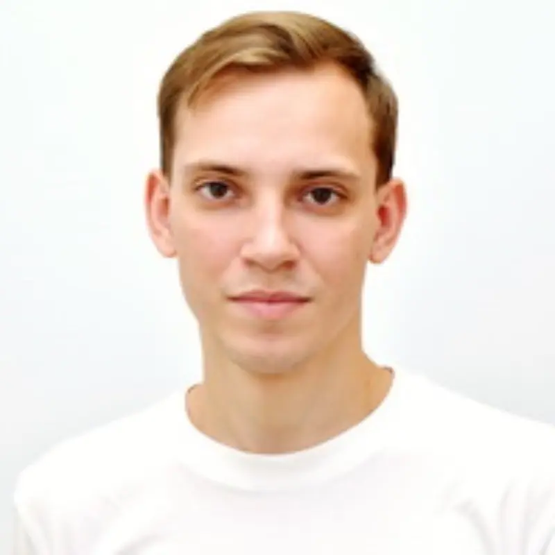 Максим Старостин