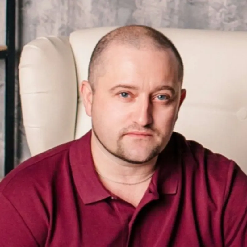 Илья Черняков