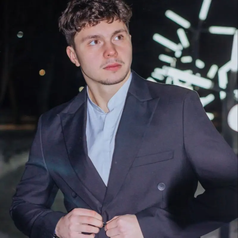 Александр Огнёв