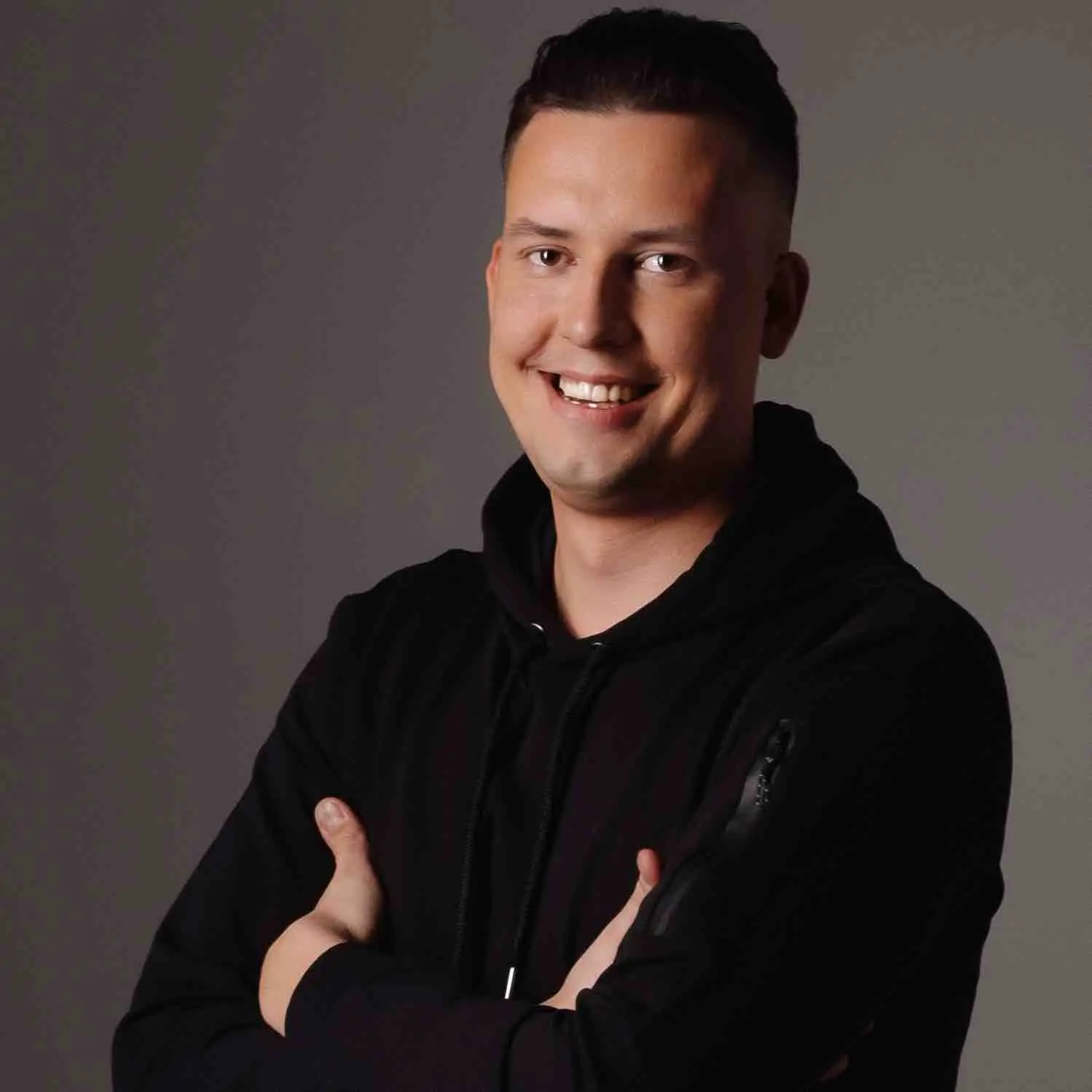 Дмитрий Попов