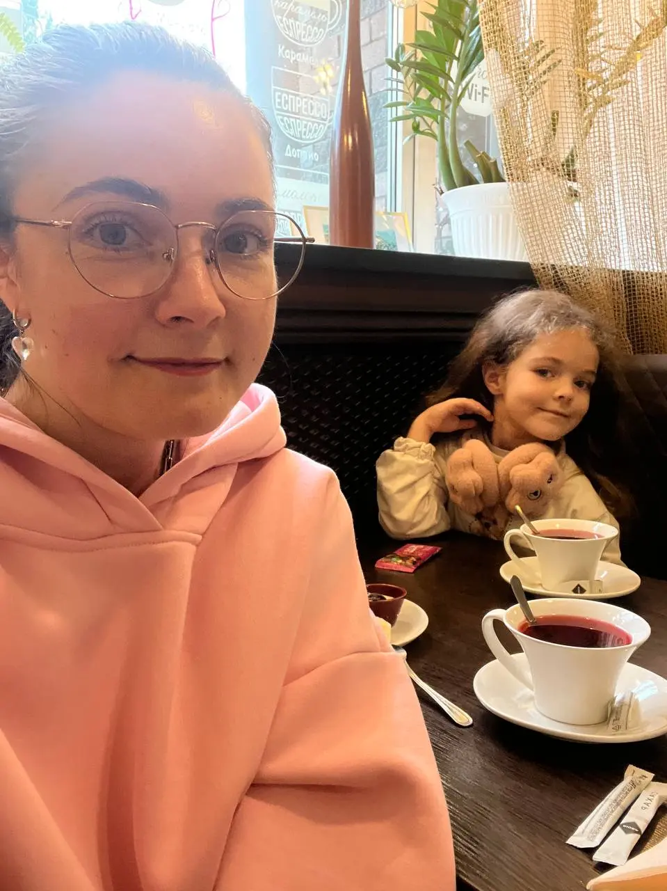 #ясегоднямолодец 72/108
❣️ провела день с бусинкой - загадывали желания у волшебного камня, ходили на массаж, обедали в кафе, прогулялись до водички, встретились с друзьями | Сетка — социальная сеть от hh.ru