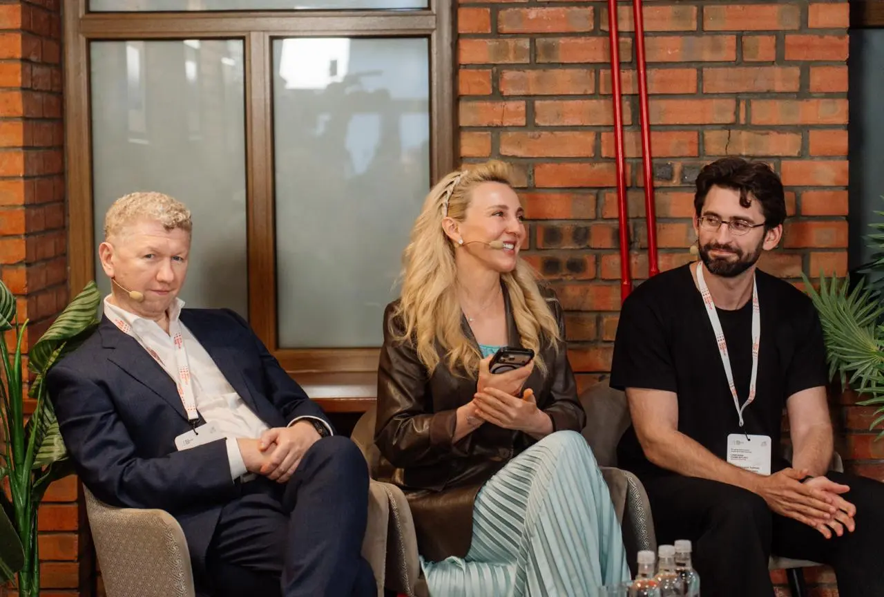 Фото с новой встречи Unicorn Case Study 📸
На этот раз героем стал ManyPets — лондонский сервис, который с 2017 года страхует домашних животных по подписке | Сетка — социальная сеть от hh.ru