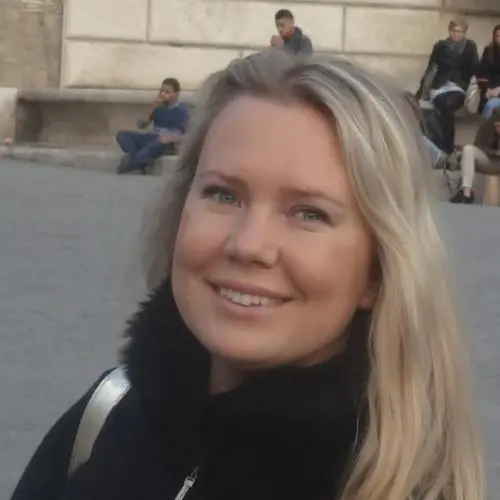 Елена Попова