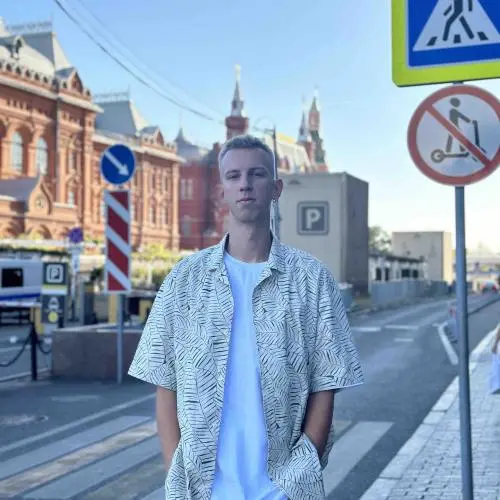 Артем Смоляк