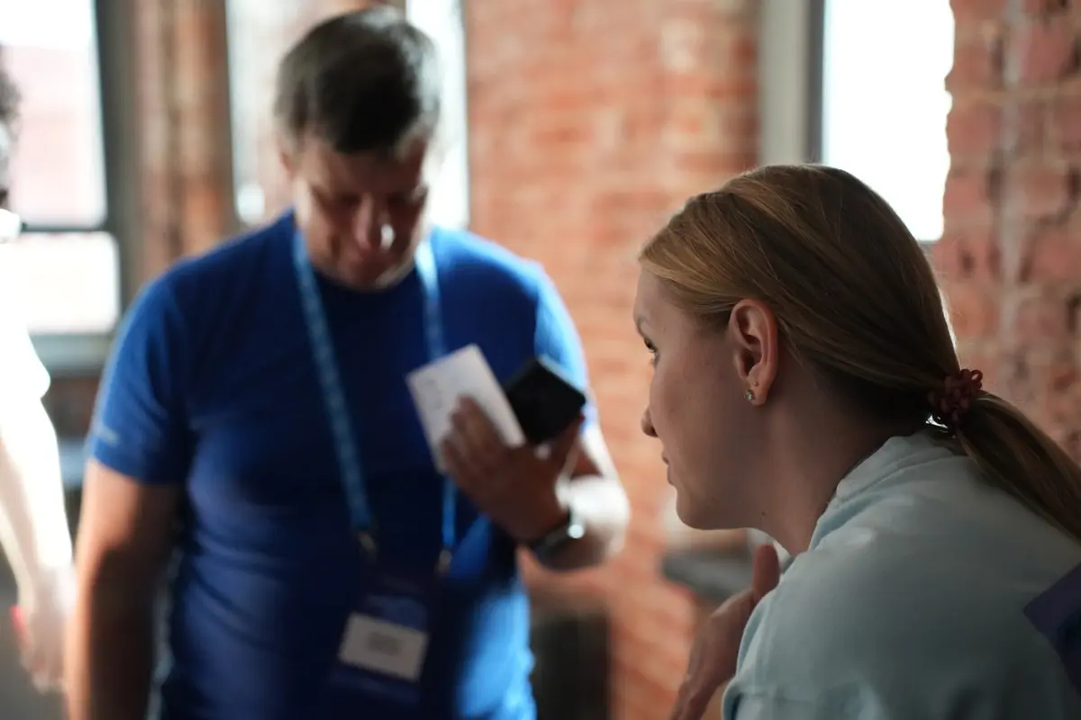 Сегодня в Москве — PGMeetup.МСК 2026.
В 17:35 начинаем программу | Сетка — социальная сеть от hh.ru