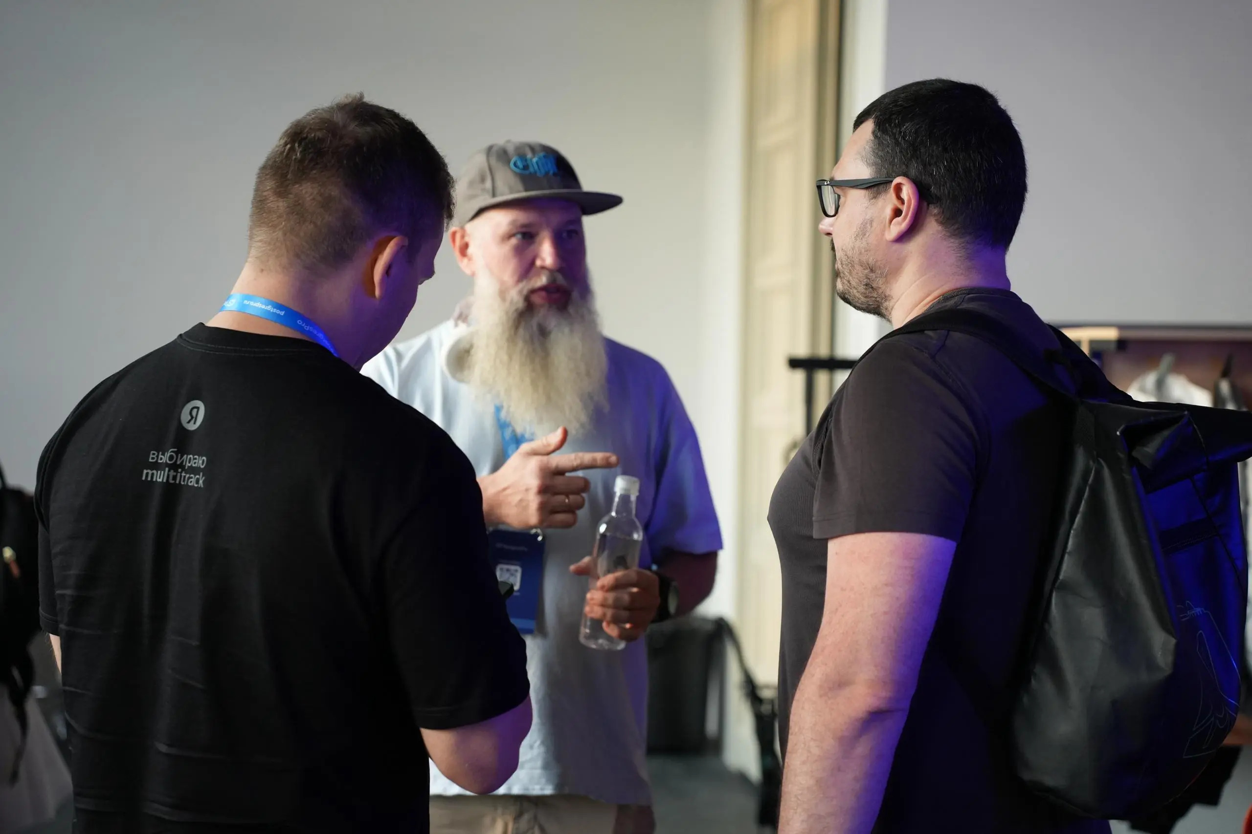 PGMeetup.МСК 2026 завершен.
За один вечер прошли путь от рефакторинга легаси-схем и ночного обновления кластера до BiHA, нового Table Access Method и миграции 50+ ТБ с Oracle Exadata | Сетка — социальная сеть от hh.ru