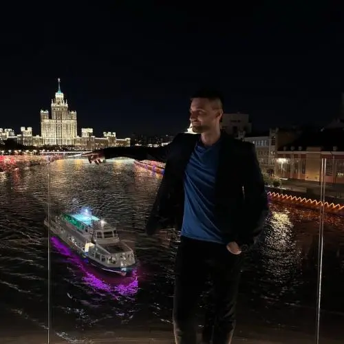 Артем Тихов