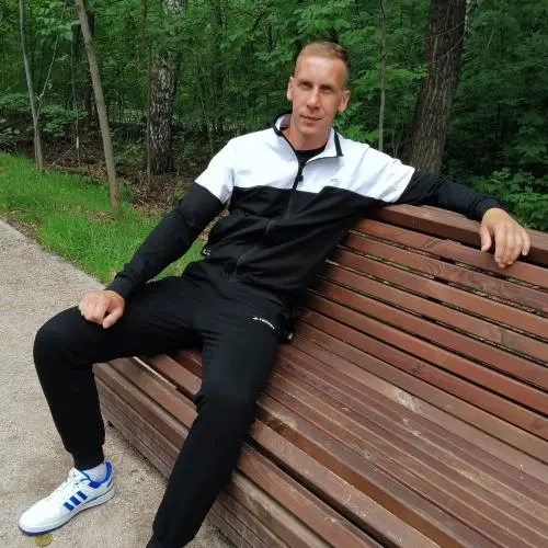 Максим Мезенцев