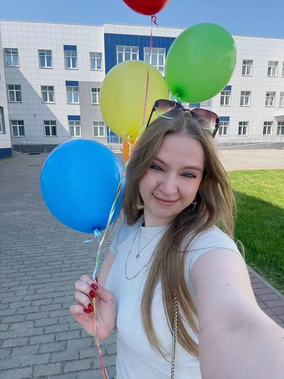 Я продаю, а они не покупают: что делать?
Я сегодня красивая, но речь не об этом. Хотя огонька я заслужила чисто по фотке🔥
Да?
Да, говорю😅
Но к делу | Сетка — социальная сеть от hh.ru