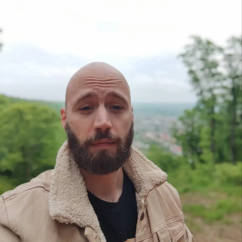 Борис Безменов