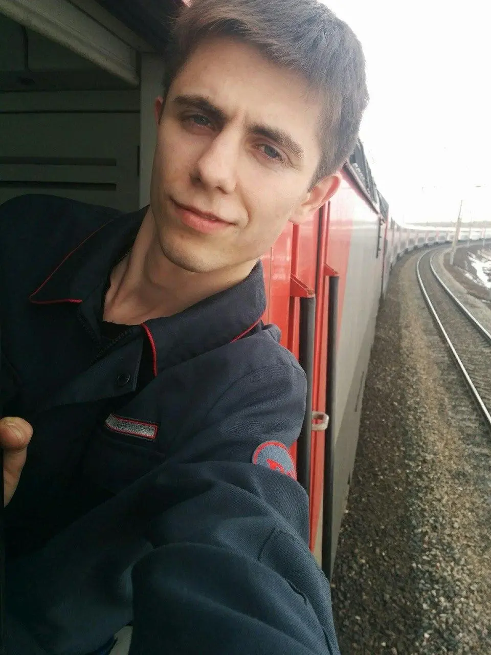 13 лет назад я водил поезда Москва–Казань.
Прям буквально: тепловозы, электровозы, смены по 12 часов, форма, график, пассажирские составы.
Я был помощником машиниста | Сетка — социальная сеть от hh.ru