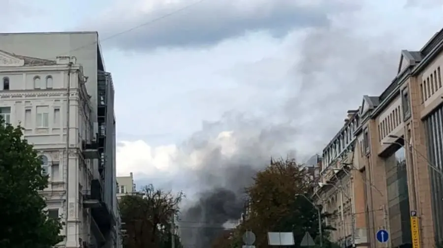Российский дрон нанёс удар по зданию СБУ в самом центре Киева — украинские СМИ | Сетка — социальная сеть от hh.ru