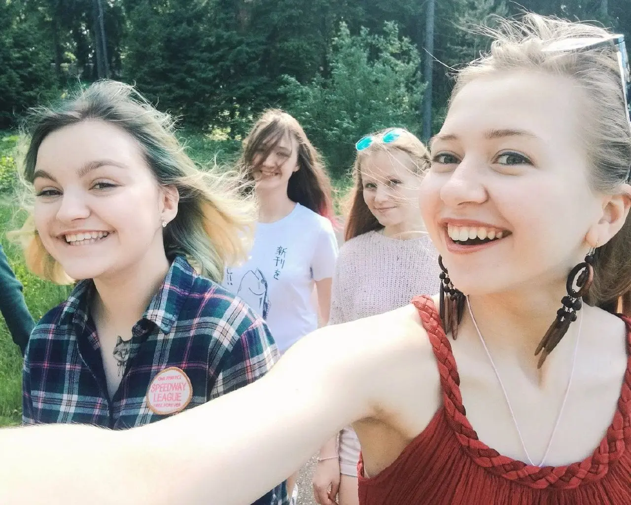 Long Live English Club, Ling Live Lingua!
Пока готовила рилсик «мой путь в Английском» (буду признательна, если поддержите комментом!), искала фотки из прошлой жизни и очень много улыбалась | Сетка — социальная сеть от hh.ru