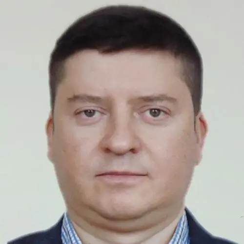 Роман Кустов