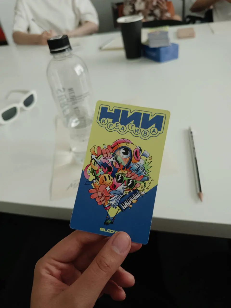 Ровно год назад к нам в Саратов приезжал Кечкин с AVA TOUR, а сегодня у нас был НИИ креатива в новом доме Слоек by Сергей Соловьёв 🤙🏻
Прикольная штука для того, чтобы не усохнуть на удаленке, ибо на ф... | Сетка — социальная сеть от hh.ru