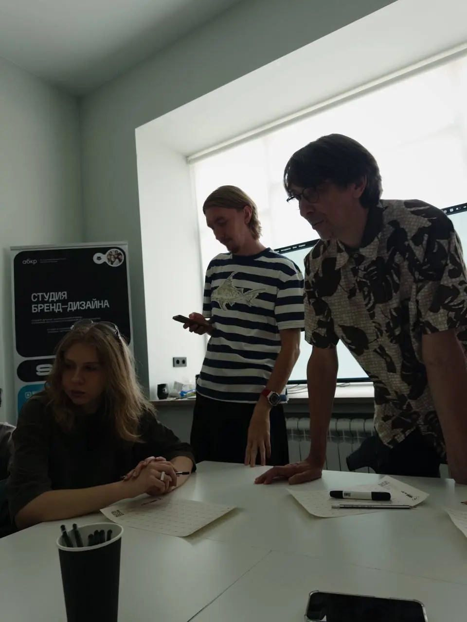 Ровно год назад к нам в Саратов приезжал Кечкин с AVA TOUR, а сегодня у нас был НИИ креатива в новом доме Слоек by Сергей Соловьёв 🤙🏻
Прикольная штука для того, чтобы не усохнуть на удаленке, ибо на ф... | Сетка — социальная сеть от hh.ru