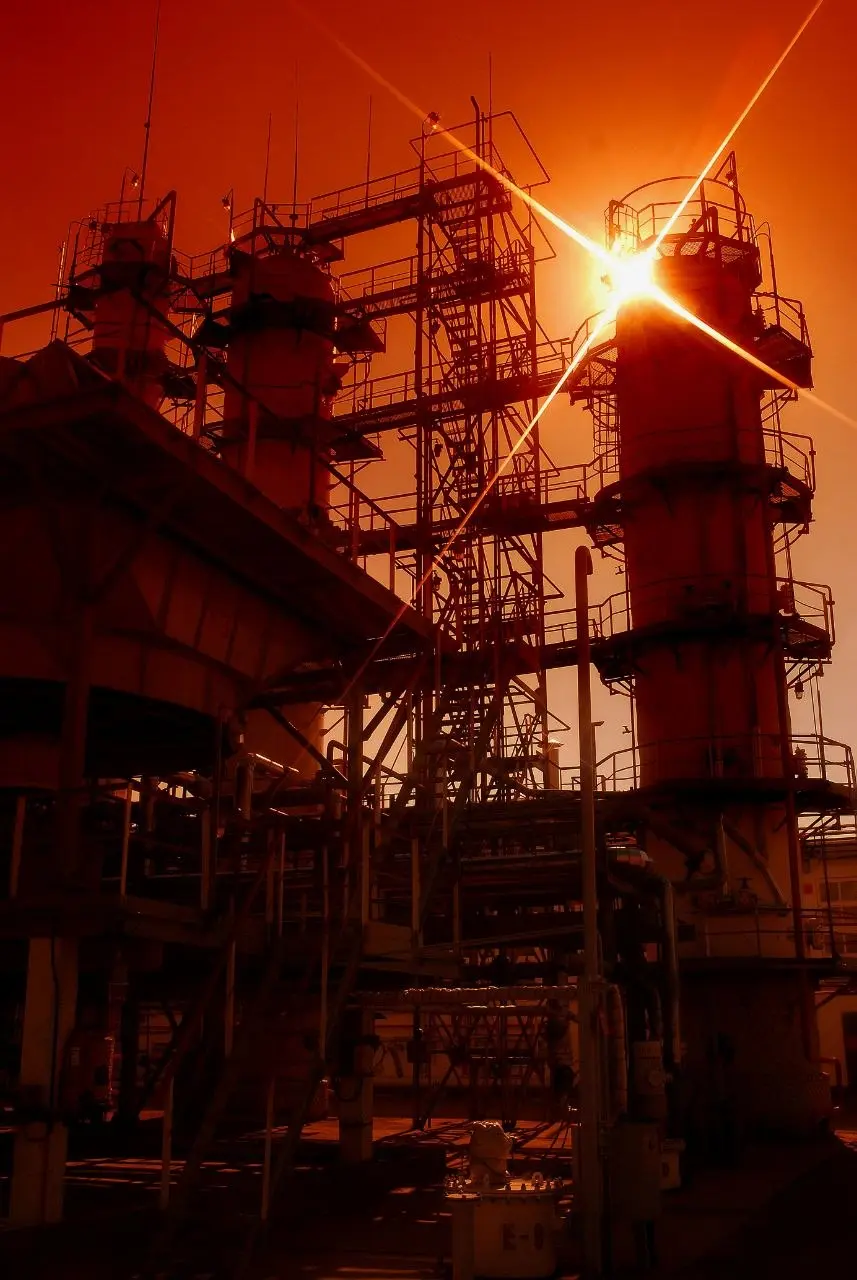 Россия может построить НПЗ в Мьянме
🛠🏭В рамках Восточного экономического форума министр электричества и энергетики страны У Ко Ко Луин сообщил, что Мьянма планирует строить НПЗ | Сетка — социальная сеть от hh.ru