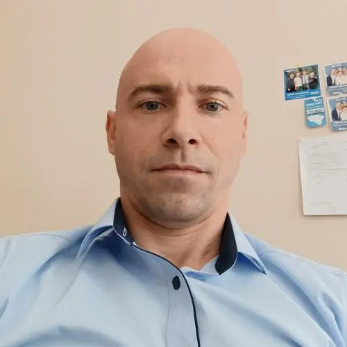 Aлeкceй Baxoнин