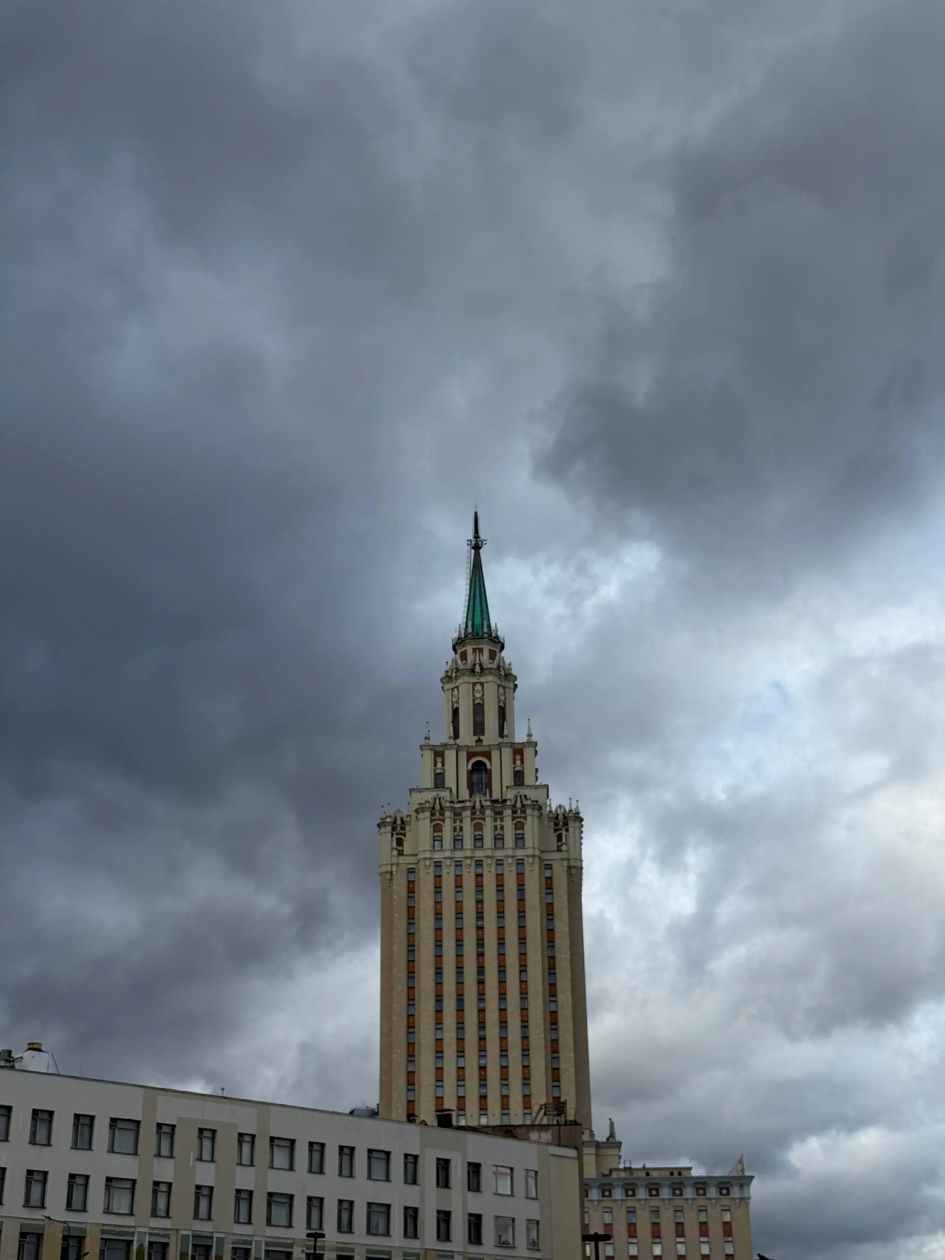 Шикарно съездил по маршруту Москва-Воронеж-Москва, душевно ❤️
Прокатился в купе на верхней полке, достали RAM из радиоэлектронной ловушки, встретился с многими крутыми людьми | Сетка — социальная сеть от hh.ru
