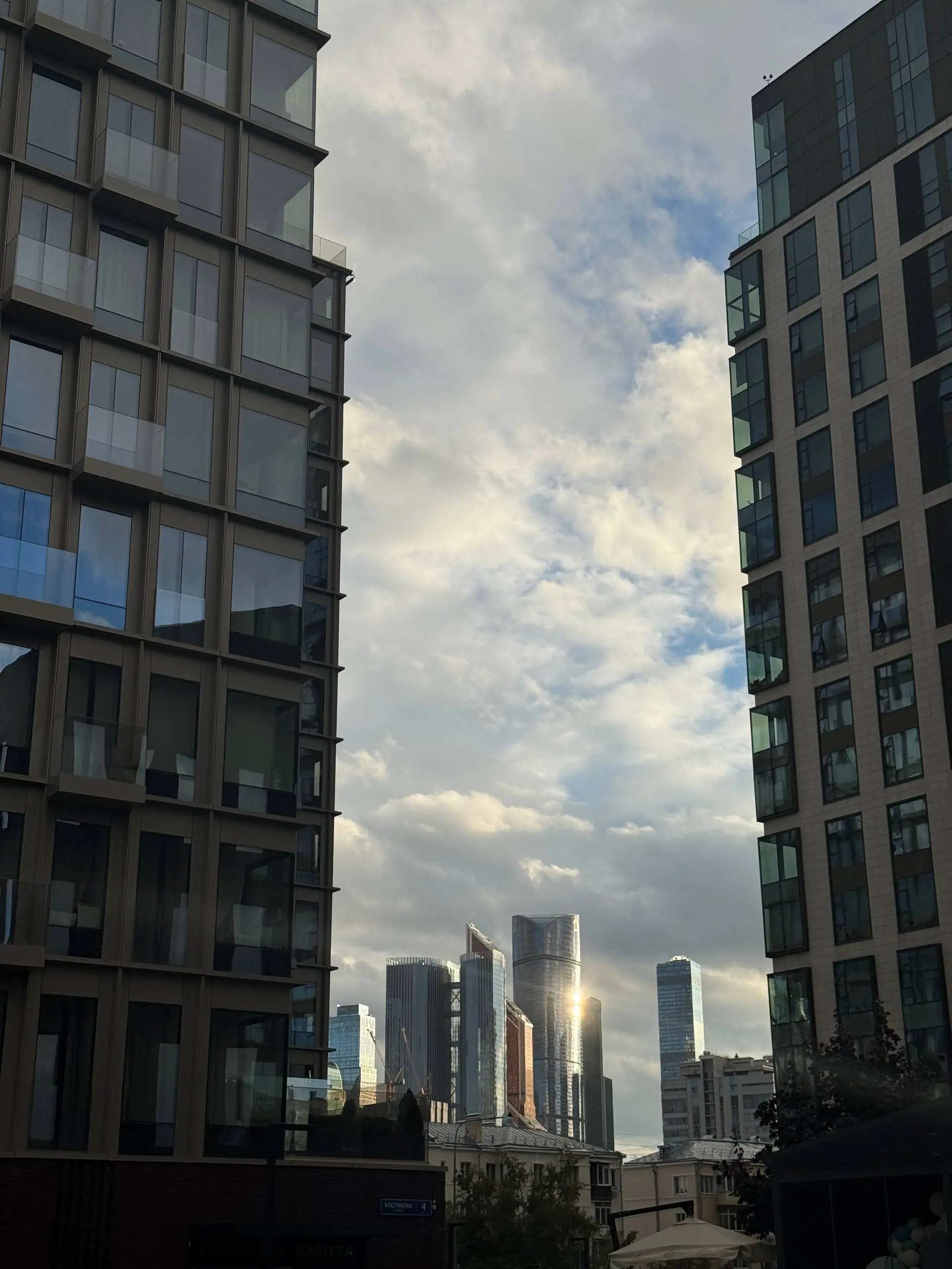 Шикарно съездил по маршруту Москва-Воронеж-Москва, душевно ❤️
Прокатился в купе на верхней полке, достали RAM из радиоэлектронной ловушки, встретился с многими крутыми людьми | Сетка — социальная сеть от hh.ru