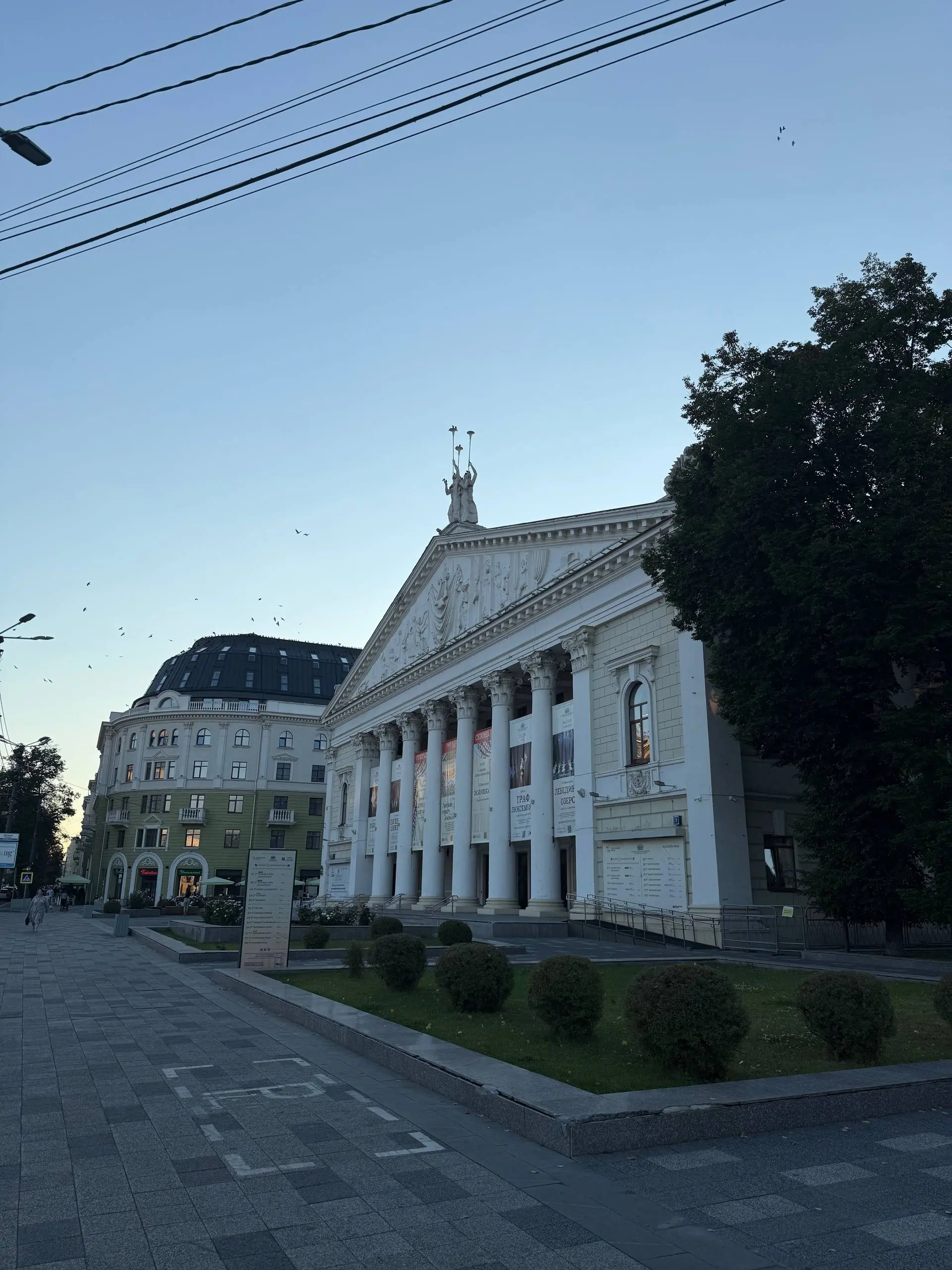 Шикарно съездил по маршруту Москва-Воронеж-Москва, душевно ❤️
Прокатился в купе на верхней полке, достали RAM из радиоэлектронной ловушки, встретился с многими крутыми людьми | Сетка — социальная сеть от hh.ru