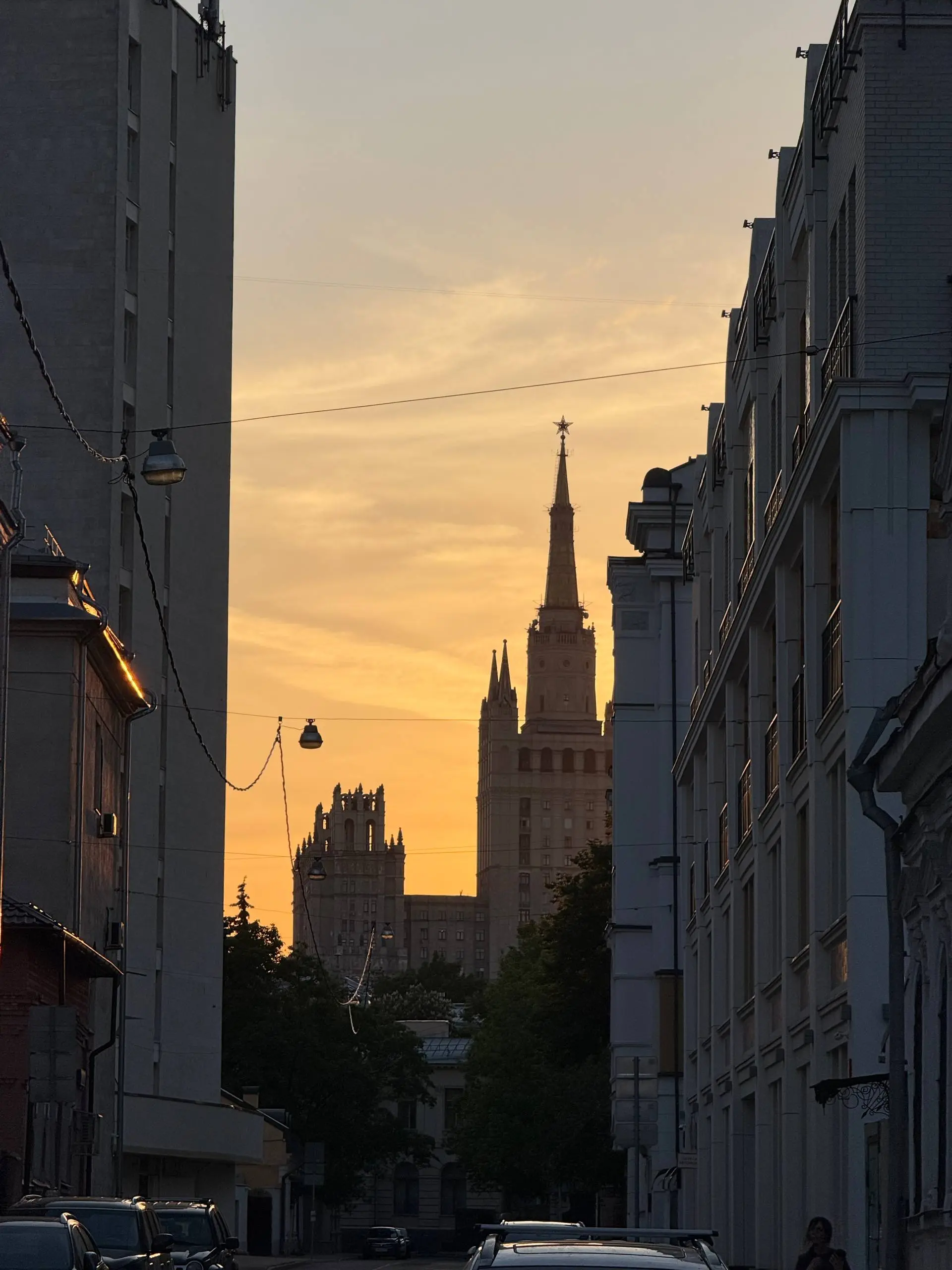любимая Московка, с Днем Рождения!
очень люблю этот город за красоту, возможности, темп и людей! Не представляю, какой сейчас была бы жизнь, если бы 4 года назад я настойчиво не решил переехать | Сетка — социальная сеть от hh.ru