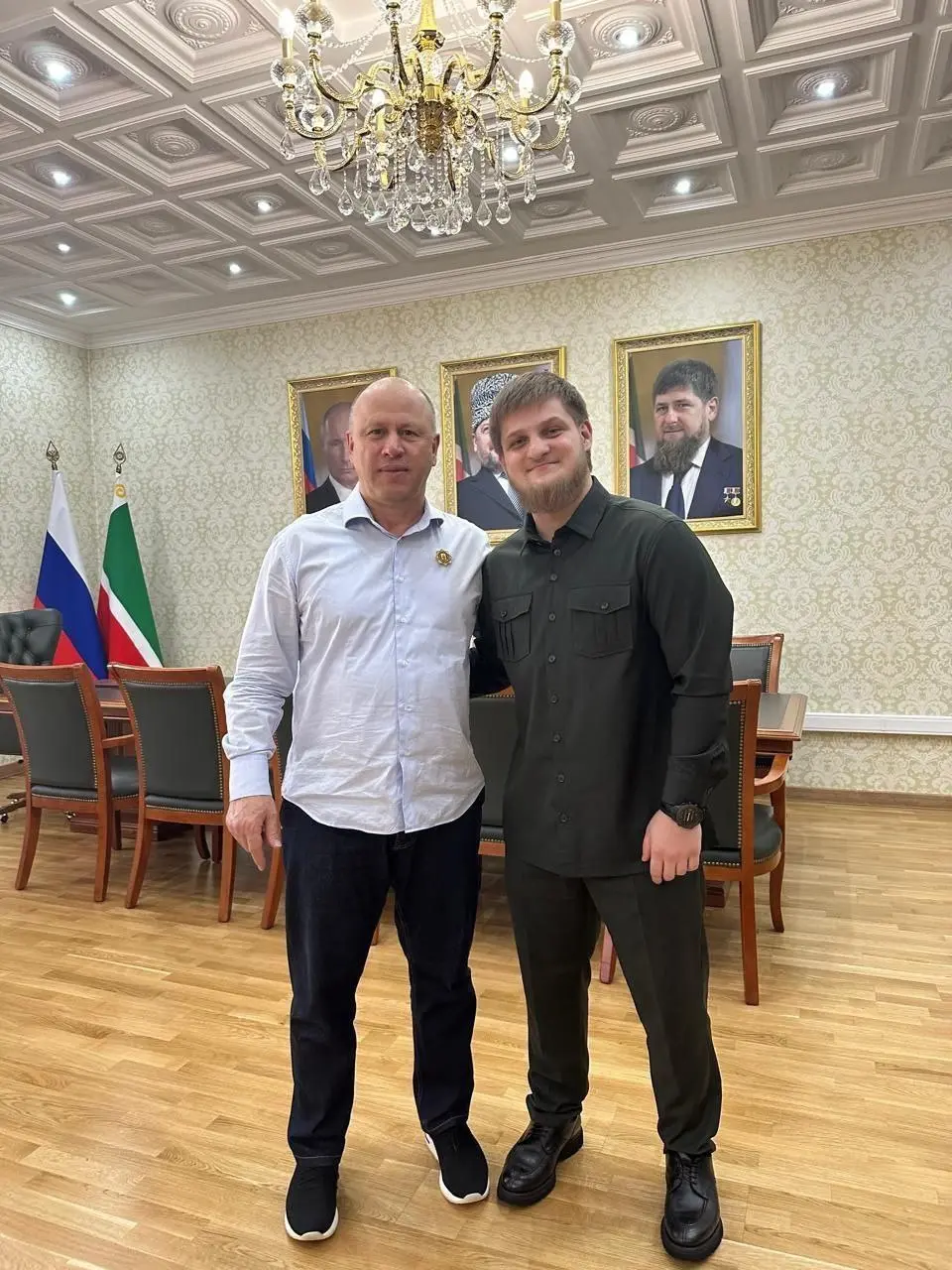 Старший сын Кадырова получил орден «За заслуги перед Отечеством» II степени — соответствующий указ подписал Путин | Сетка — социальная сеть от hh.ru