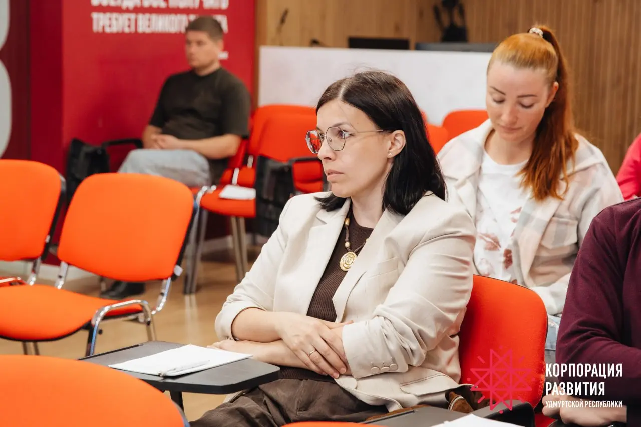 В августе выступала в «Корпорации развития УР» с семинаром про клиентские исследования – как глубинные интервью помогают увеличивать продажи | Сетка — социальная сеть от hh.ru